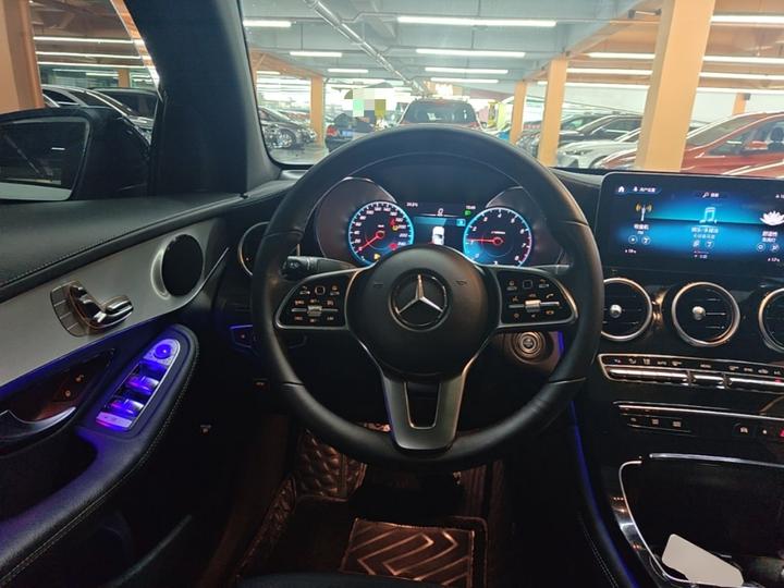 GLC Coupe 2020 GLC 260 4MATIC Coupe SUV photo 3
