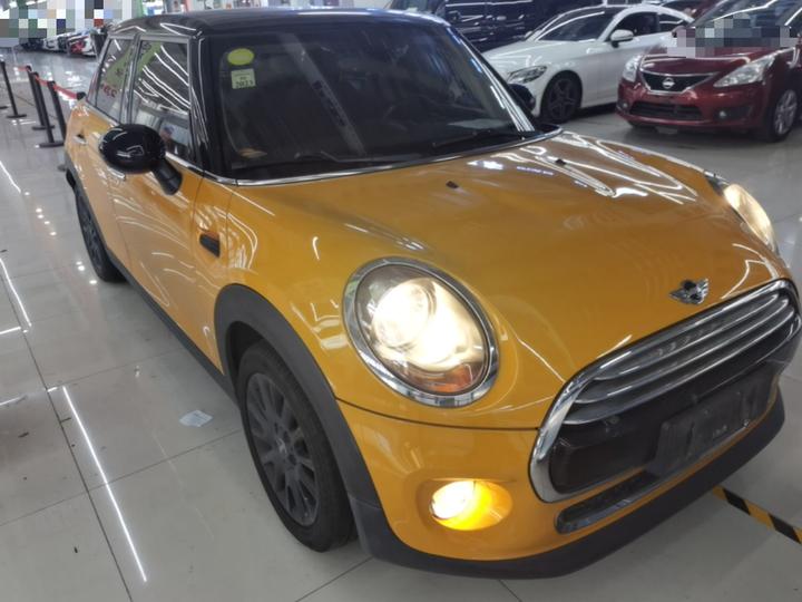 2016 1.5T COOPER 5-Door photo 3