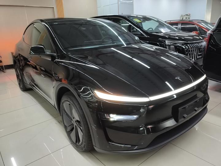 Model Y 2026 RWD photo 3