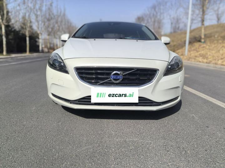 V40 2015 1.6T photo 2