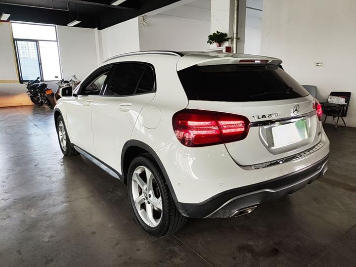 GLA 2017 GLA 200 Dynamic photo 4