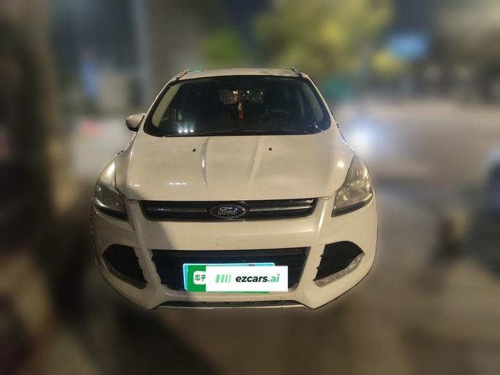 Kuga 2015 1.5L GTDi RWD Comfort photo 2