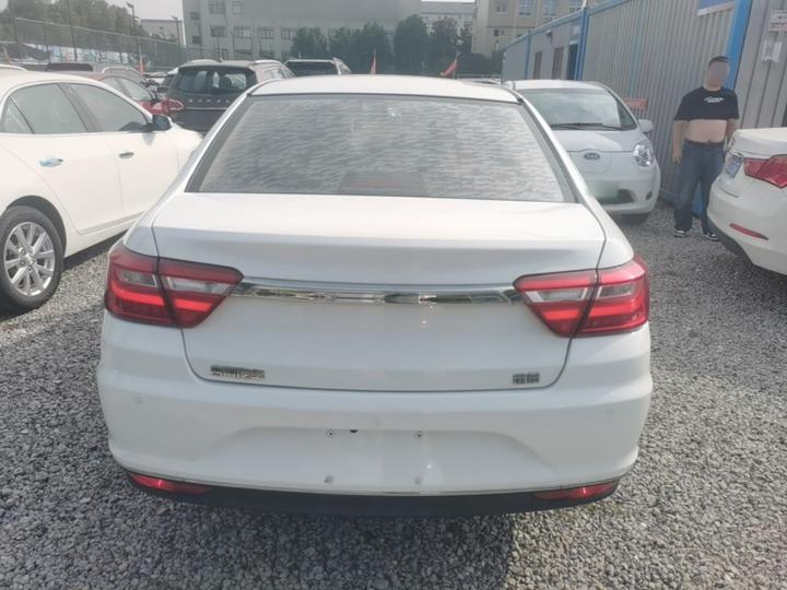 Vision 2018 1.5L MT photo 3