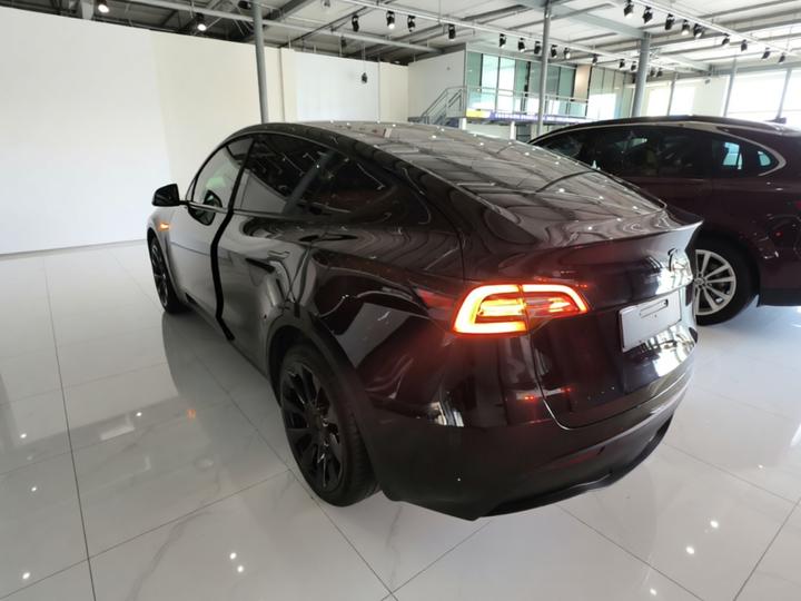 Model Y 2022 RWD photo 4