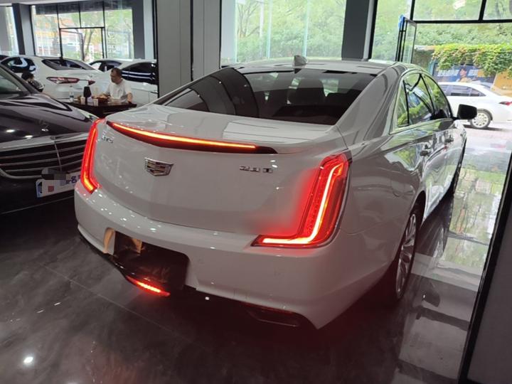 XTS 2018 28T Tech photo 4