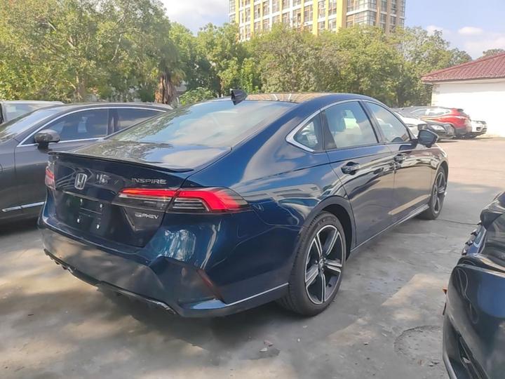 EV 2023 e:PHEV photo 4