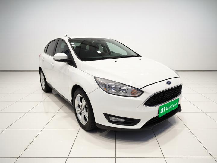 Focus 2015 Hatchback 1.6L AT Comfort photo 3
