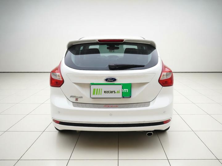 Focus 2012 Hatchback 2.0L MT Luxury Sport photo 5