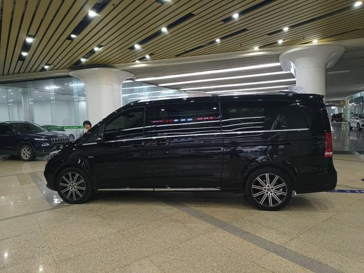 V-Class 2021 V 260 L Long Wheelbase Luxury photo 4