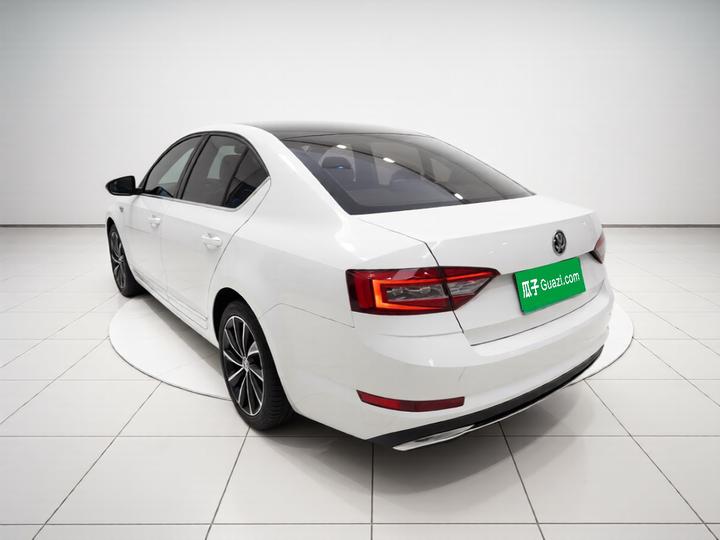 Octavia 2018 TSI280 DSG Luxury photo 4