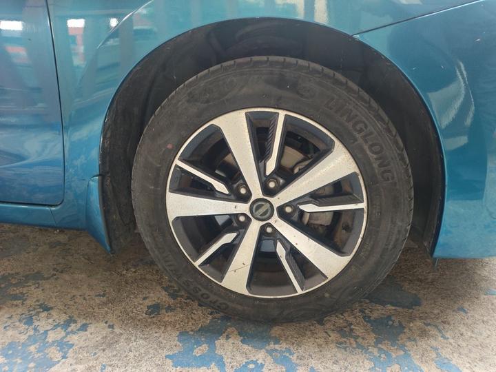 2016 1.6L CVT photo 8
