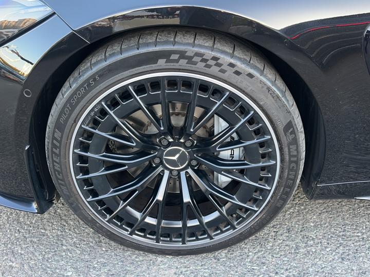 CLE AMG 2024 AMG CLE 53 4MATIC+ Coupe photo 4