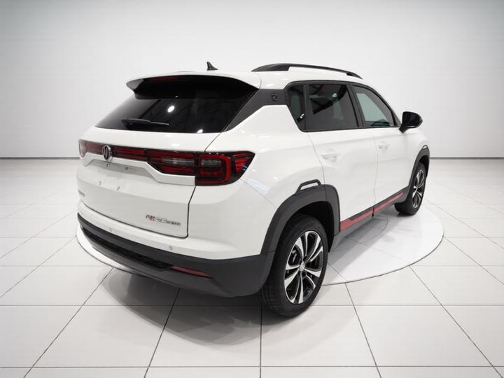 CS35PLUS 2022 1.6L MT Luxury photo 6