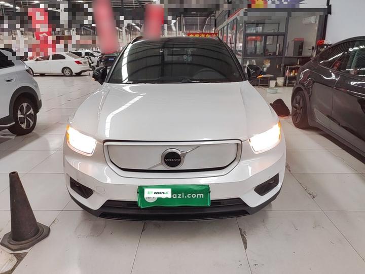 XC40 EV 2022 AWD Performance photo 2