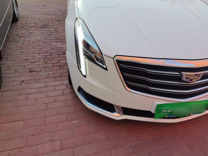 XTS 2018 28T Tech photo 7
