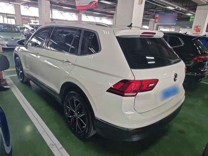 Tiguan L 2020 330TSI AT RWD Luxury China VI photo 4