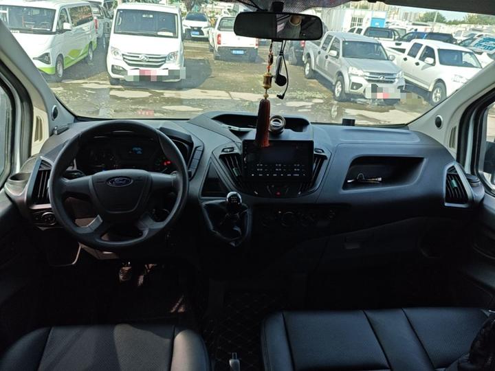 Transit 2017 2.0T Diesel Short Wheelbase China V photo 5