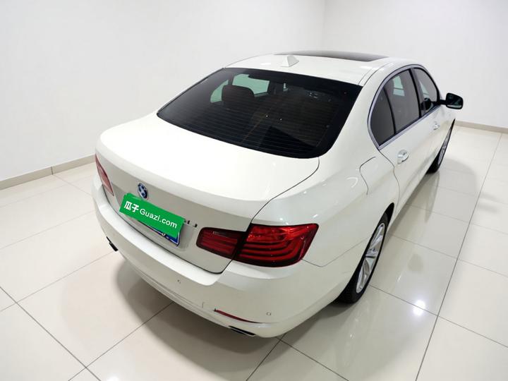 5 Series 2017 525Li Leading photo 4
