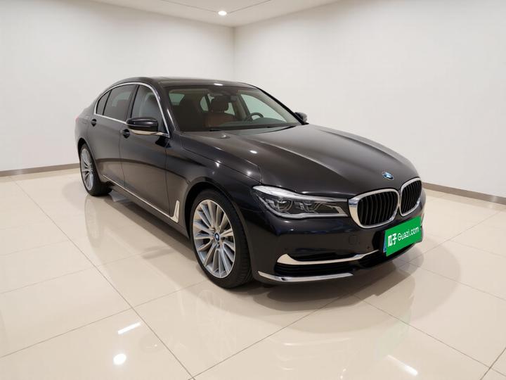 7 Series 2018 740Li Leading Excellence photo 3