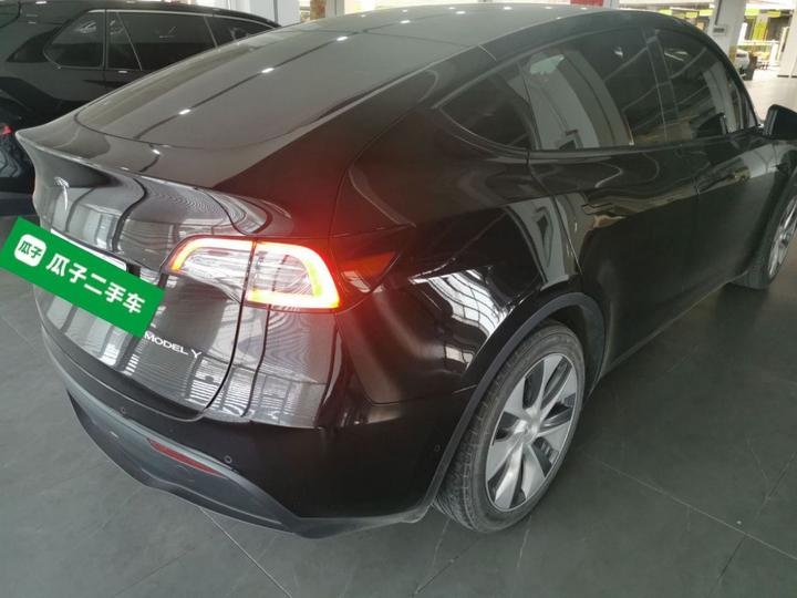 Model Y 2022 Facelift RWD photo 4