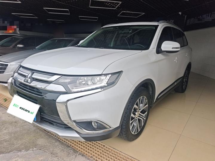 Outlander 2018 2.0L RWD Honor 5-Seater