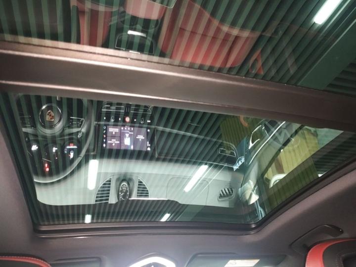2024 Macan 2.0T photo 8