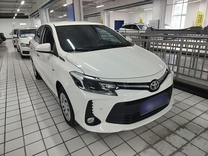 Vios 2022 1.5L 20 Anniversary Edition photo 3