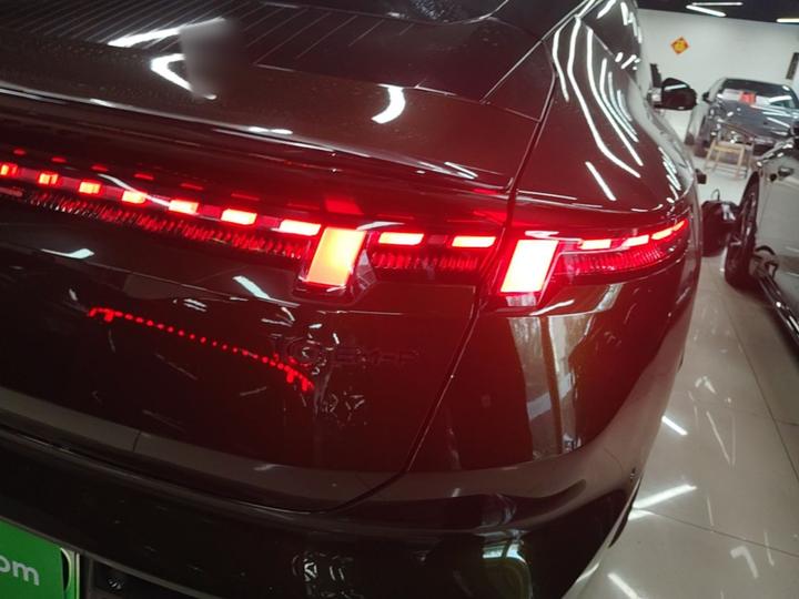 10 EM-P 2025 240 AWD Ultra Sport photo 7