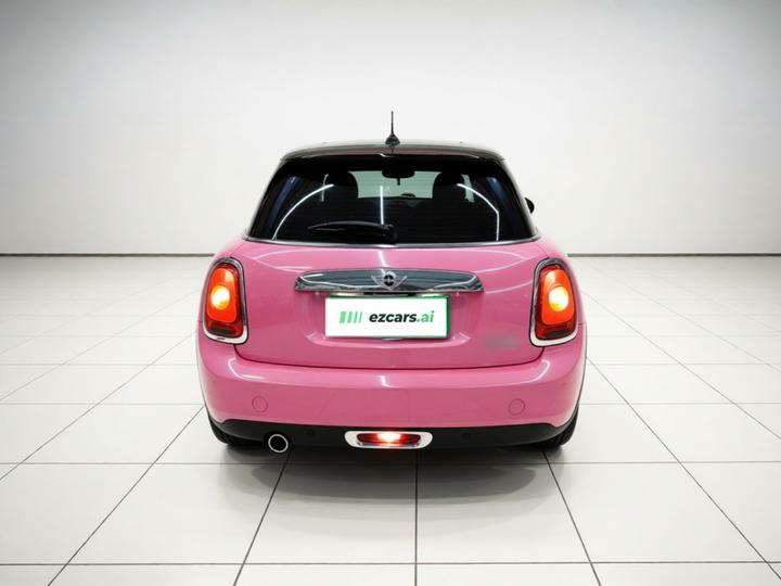 2016 1.5T COOPER 5-Door photo 3
