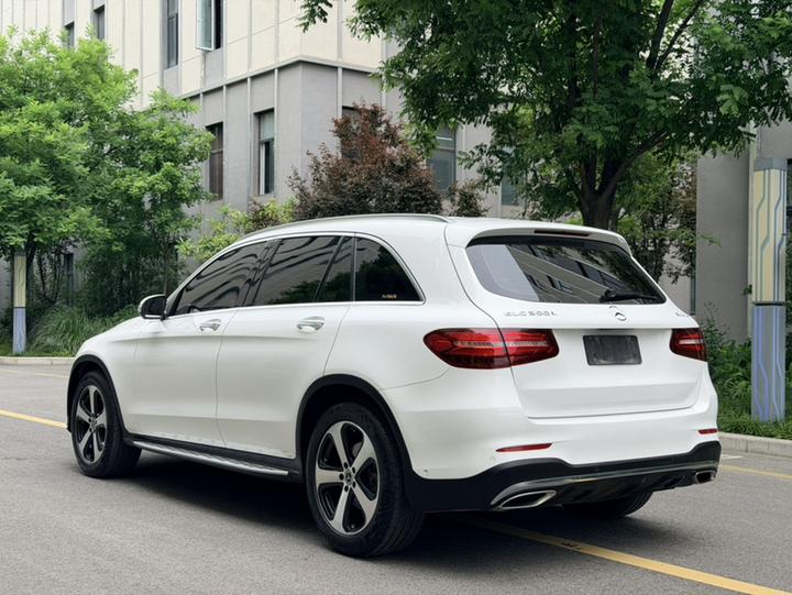GLC 2019 Facelift GLC 260 L 4MATIC Luxury photo 4