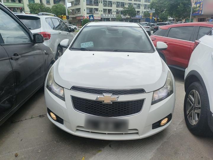 2013 Hatchback 1.6L AT Luxury photo 2