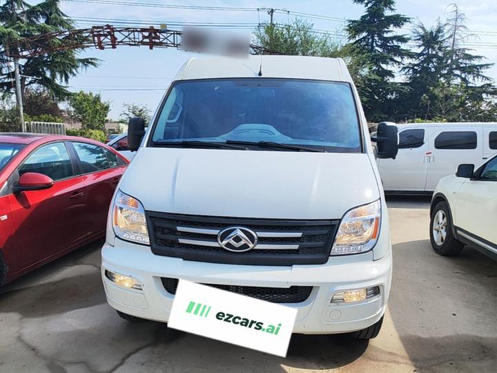 MAXUS V80 2021 2.0T MT Classic Short Wheelbase 5/6-Seater photo 2