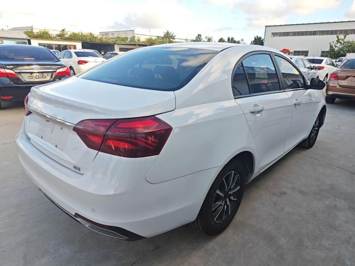 Emgrand 2019 1.5L MT Luxury China VI photo 4