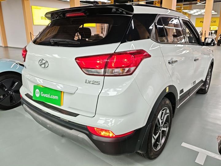 ix25 2017 1.6L AT Smart photo 6