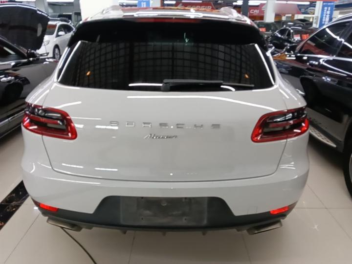 2017 Macan 2.0T photo 3