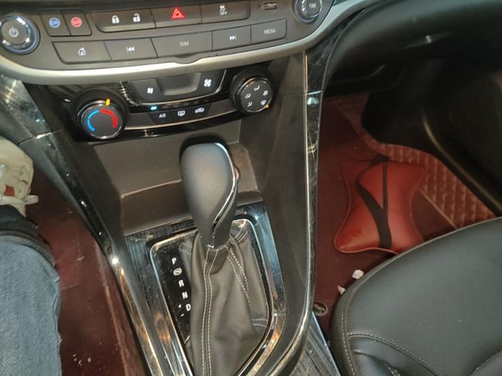 Excelle 2021 Facelift Classic 1.5L AT Elite photo 8