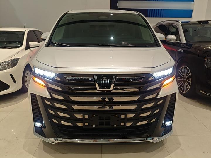2024 Crown Hybrid 2.5L Supreme Executive photo 2