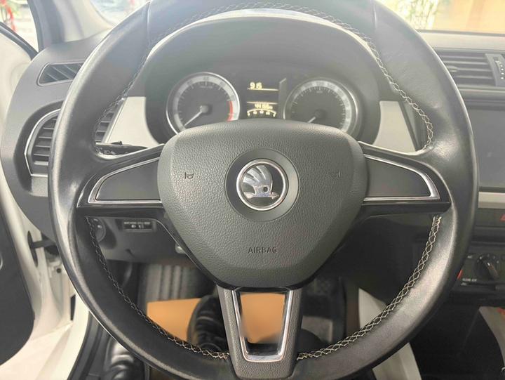 Fabia 2017 1.6L AT photo 6