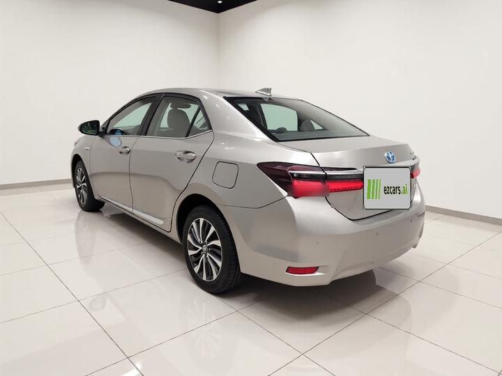Corolla 2017 Facelift Hybrid 1.8L E-CVT Elite photo 4