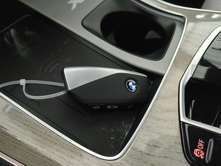 X5 2026 Facelift xDrive 40Li M M Sport Night Package photo 8
