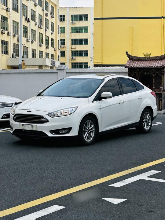 Focus 2018 Sedan Classic EcoBoost 180 AT Elite