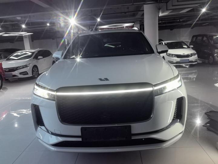 Li Auto ONE 2020 EREV 6-Seater photo 2