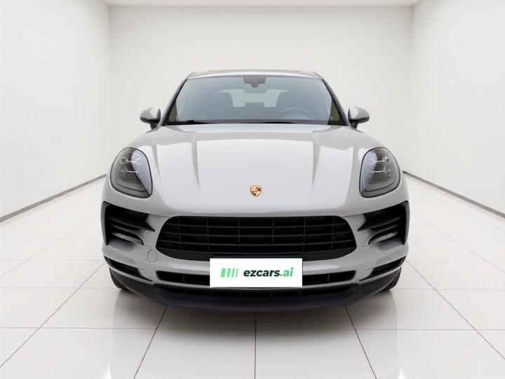2018 Macan 2.0T photo 2