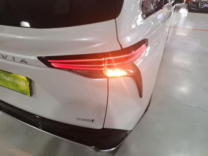 Granvia 2023 2.5L Hybrid Premium PLUS photo 7