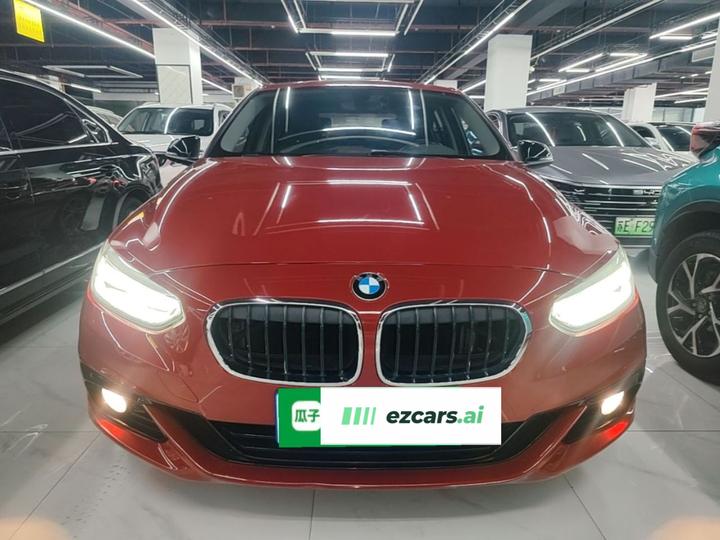 1 Series 2018 118i Sport photo 2