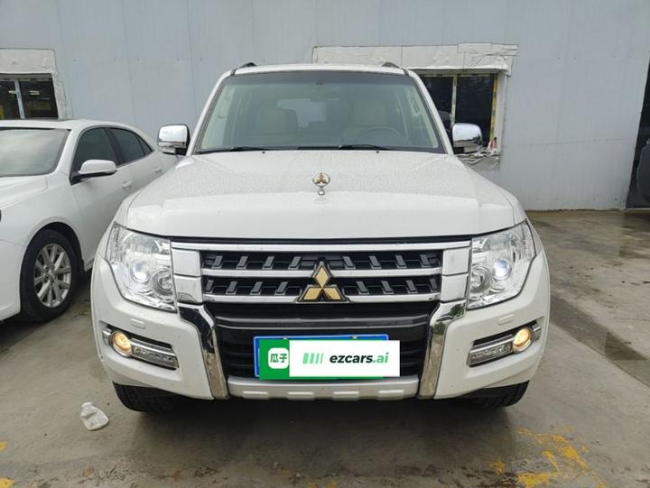 Pajero Parallel Import photo 2