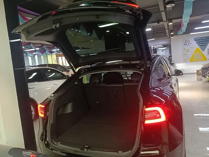Model Y 2022 RWD photo 8