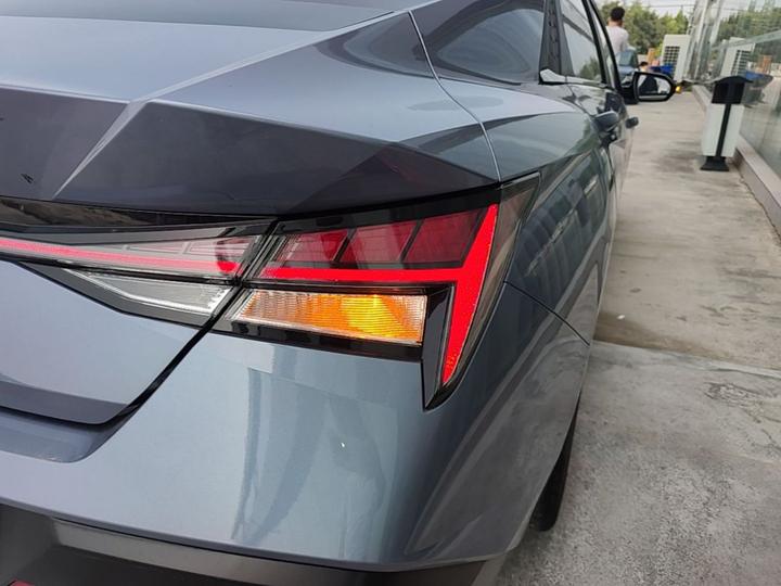 Elantra 2023 1.5L CVT LUX Premium photo 7