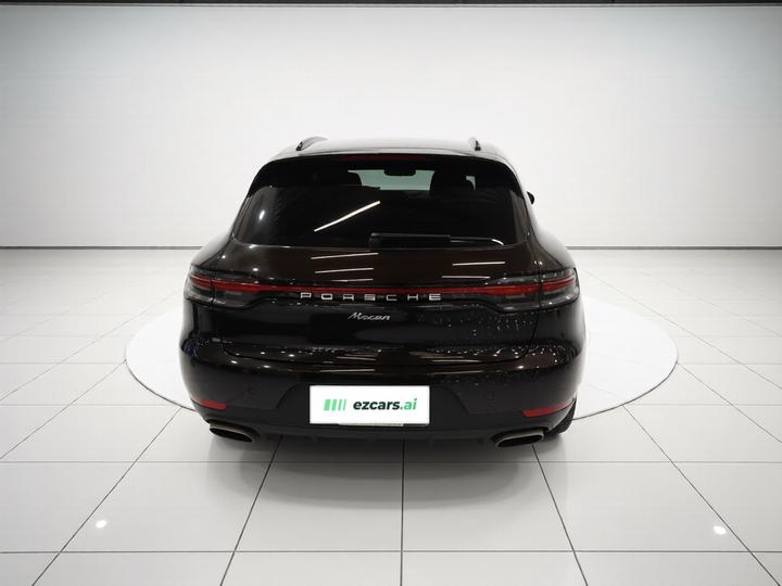 2018 Macan 2.0T photo 3