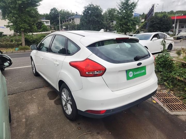 Focus 2018 Hatchback Classic 1.6L AT Fashion photo 4